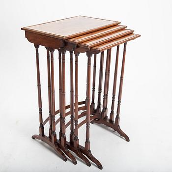 SARJAPÖYTIÄ, 4 kpl, Englanti, 1800-luvun loppu.