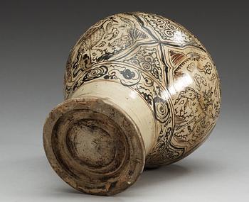 A Cizhou glazed vase, Ming dynasty.