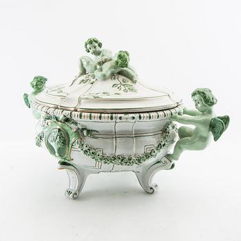 Terrin med lock och fat Louis XV-stil 1900-talets första hälft.