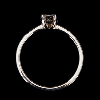 RING, vitguld 14K, briljantslipade diamanter, mittsten 0,39 ct + 0,11 ct. Vikt 2,3 g.