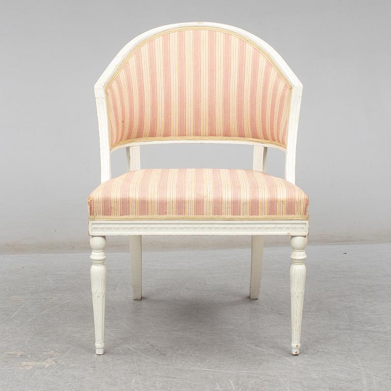 BALJFÅTÖLJ, sengustaviansk stil, 1920-tal.