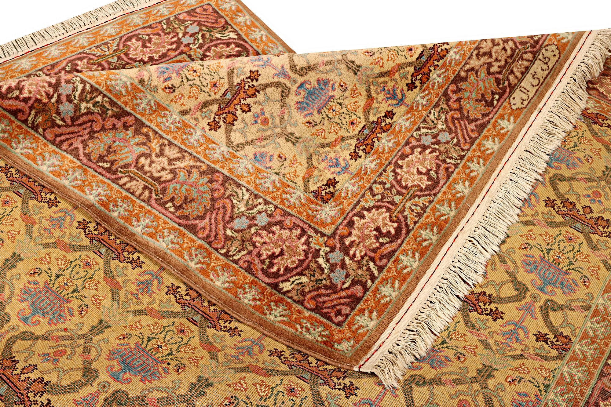 Matta, orientalisk, ca 243x 173 cm.
