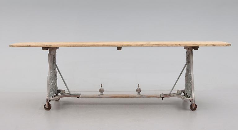BORD, 1900-talets första hälft.