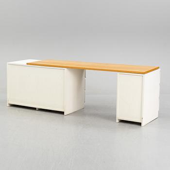 Aulis Leinonen, a model 200 writing desk, Artek, mid 20th century.