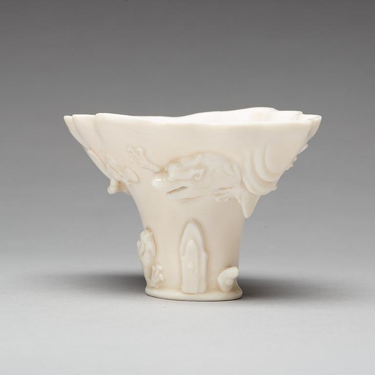 VINOFFERBÄGARE, blanc de chine. Kina, 1600-tal.