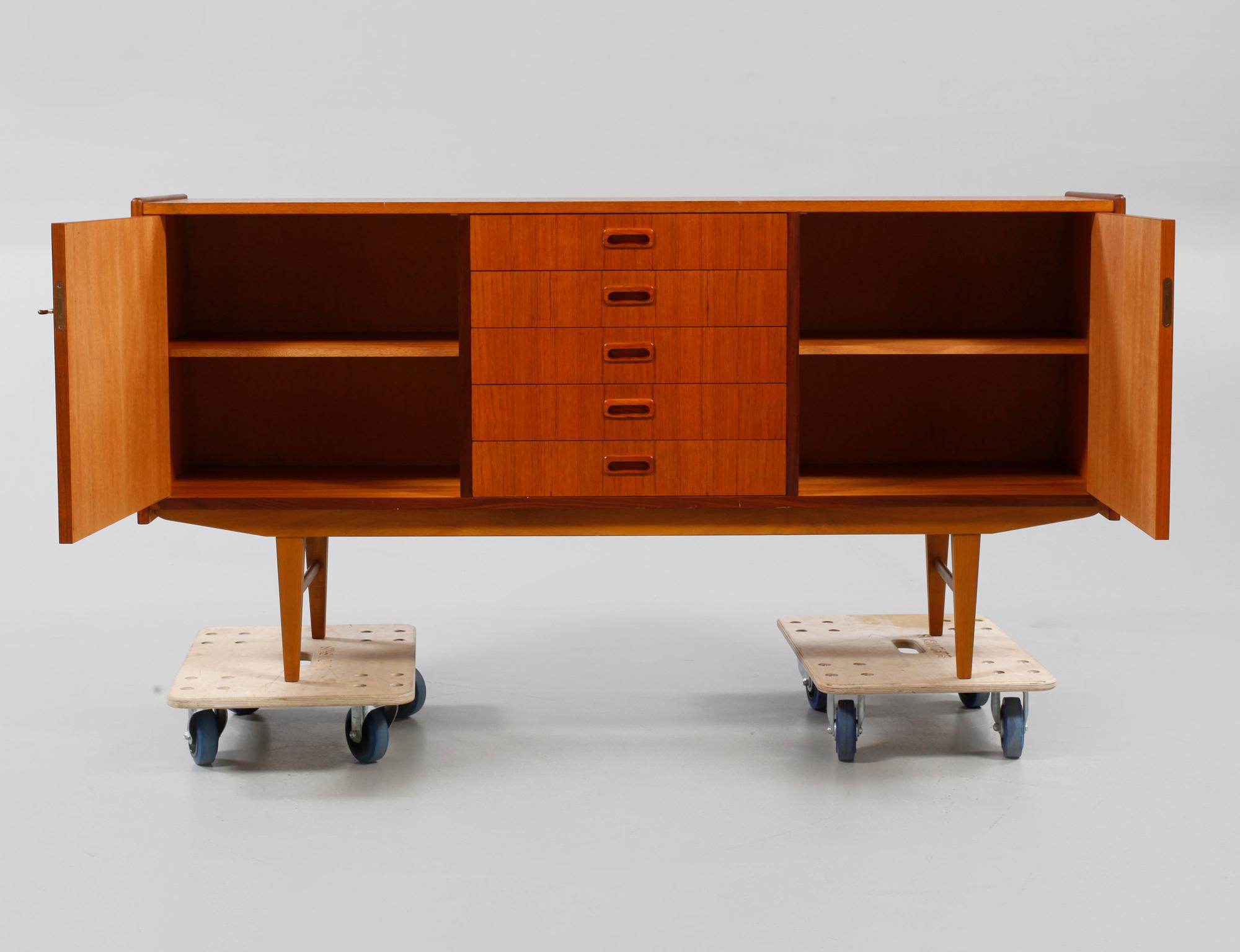 SIDEBOARD, 1960-tal.