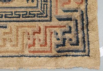 ANTIQUE SILK CHINESE. 267,5 x 180 cm.