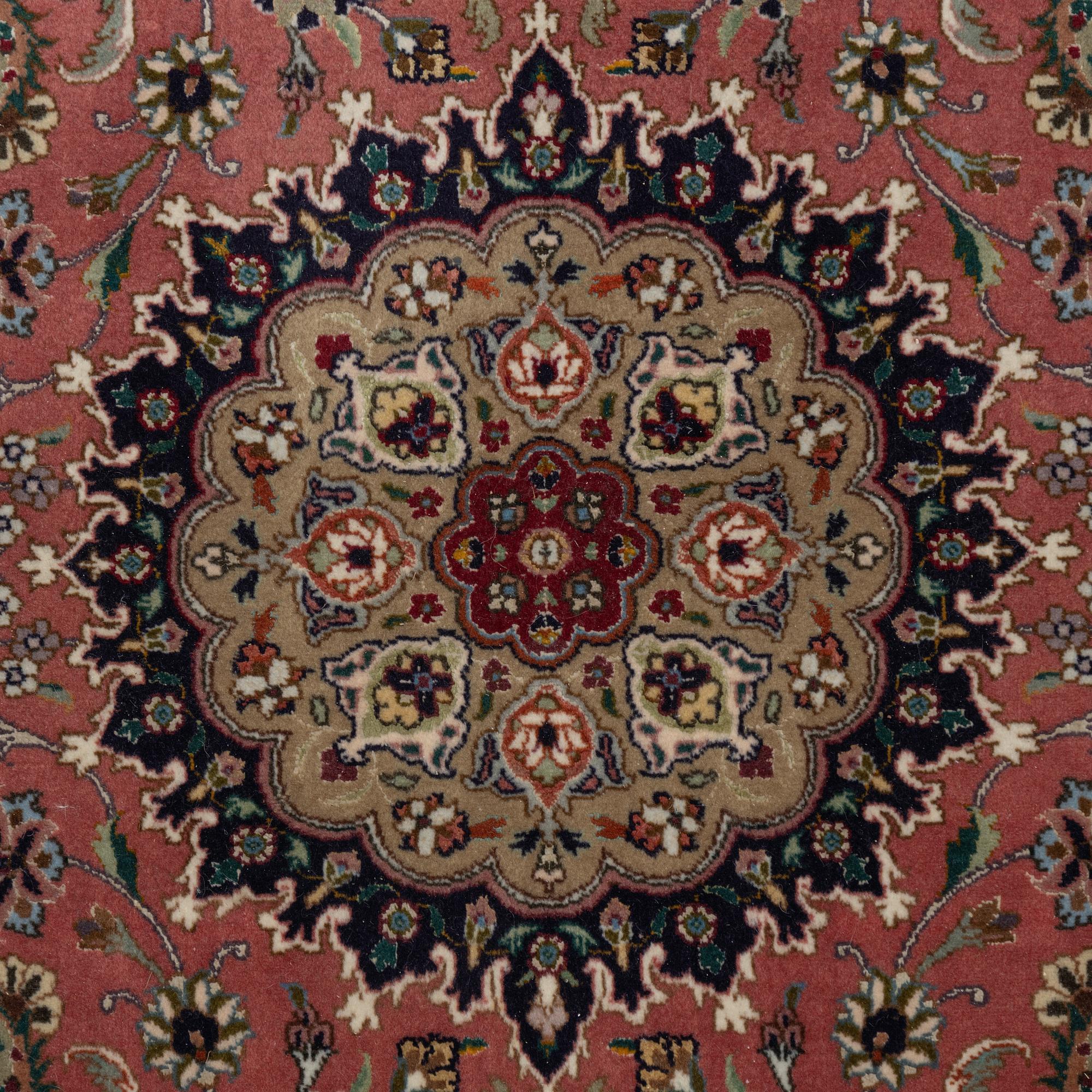Matta, orientalisk, silkesinslag, ca. 146 x 101 cm.