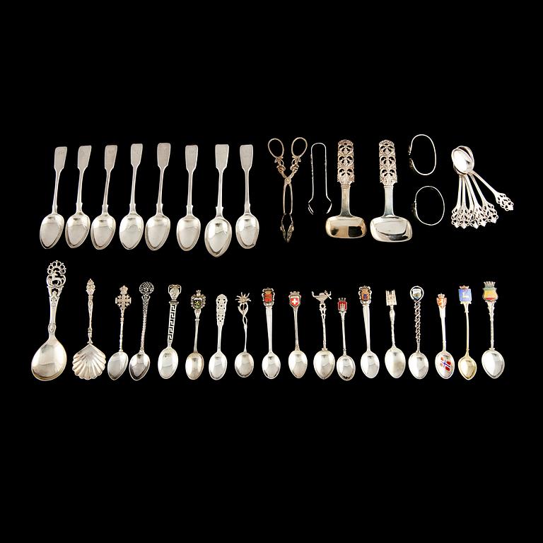 PARTI SILVER, 38 delar, delvis låghaltigt, bl a London och svenska importstämplar, 1700-, 1800- och 1900-tal. Vikt 623 g.