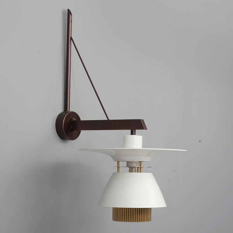 VÄGGLAMPA, skärmen av Lisa Johansson-Pape. Skärmens höjd 33 cm.