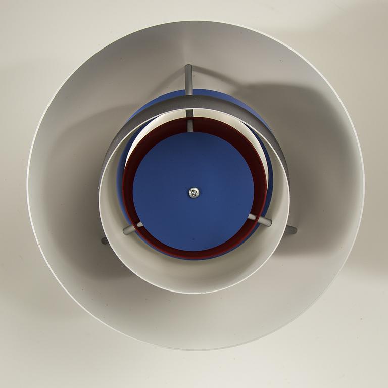 POUL HENNINGSEN, a "PH 5" lamp designed for Louis Poulsen & Co, Denmark, second half of the 20th century. Height ca 28 c.