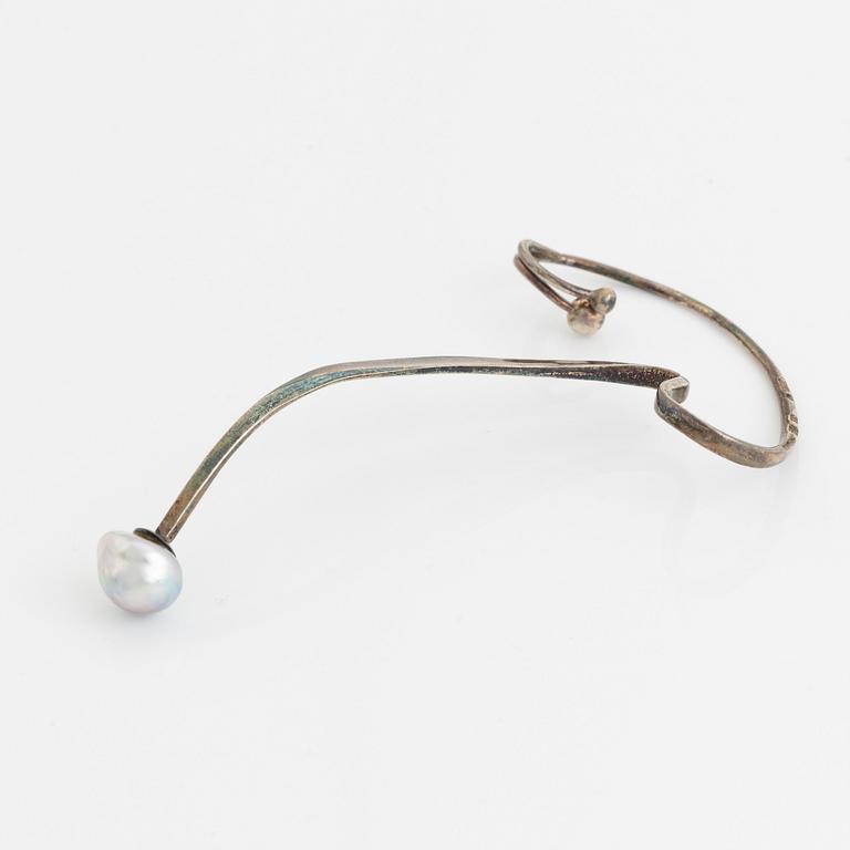 Sigurd Persson, Silver and pearl earring.