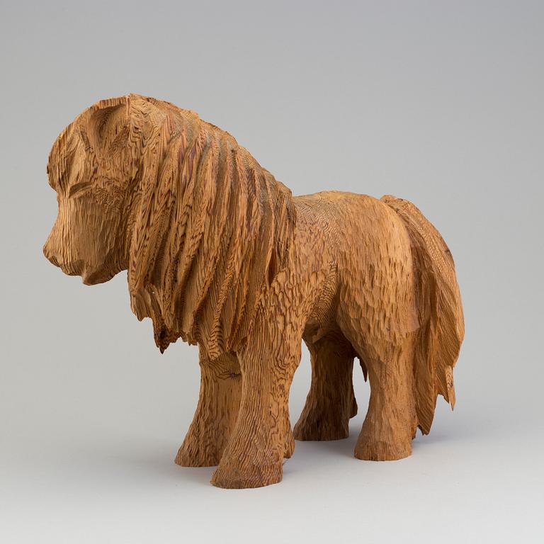 OKÄND KONSTNÄR, skulptur, trä, troligen Gertrud Hagberg, daterad 1971.