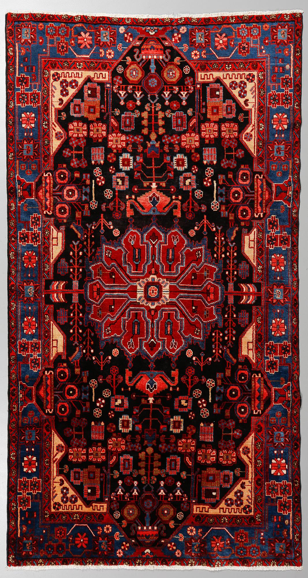 MATTA, Nahavand, sent 1900-tal, ca 300x160 cm.