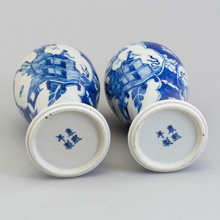 A pair of vases, porcelain, China, probably 20 th:century.