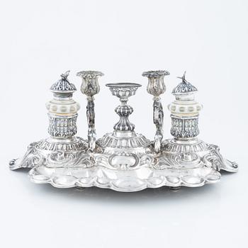 Gustaf Theodor Folcker, skrivbordsställ/ bläckställ, silver och glas, nyrokoko, Stockholm 1867.