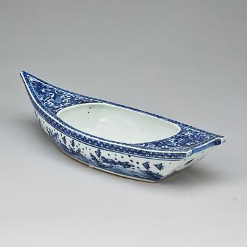 SERVERINGSFAT, porslin, Japan omkring 1900.