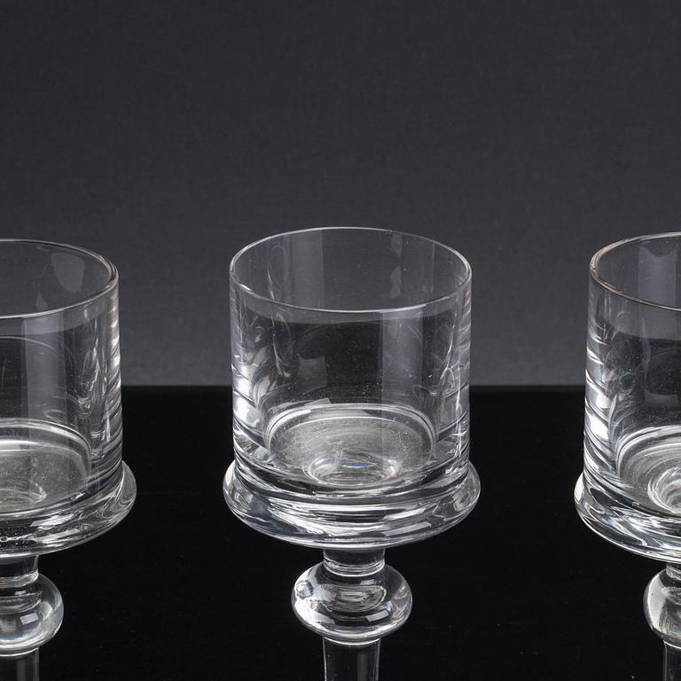 A SET OF 10 WINE GLASS FROM KOSTA BODA SWEDEN.