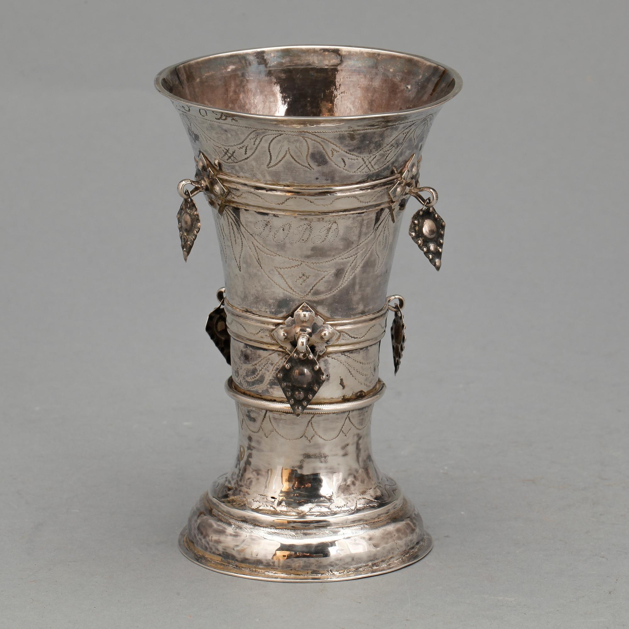 BÄGARE, silver. Troligen Bergen, ca 1800, otydlig stämplar. Vikt 122 gr.