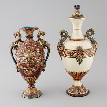 A majolica vase and urn from Rörstrand, around the year 1900.