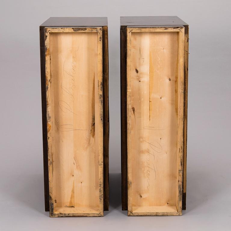 Aino Aalto, Two bookshelves for O.Y. Huonekalu- ja Rakennustyötehdas A.B.