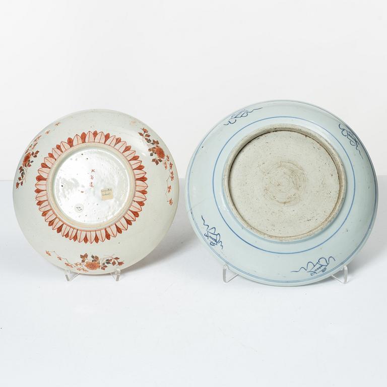 Six porcelain plates and dishes, Japan and China, 18th-19th century.