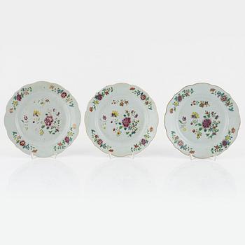 Stekfat samt tallrikar, 4 st, porslin, Kina, Qianglong (1736-95).