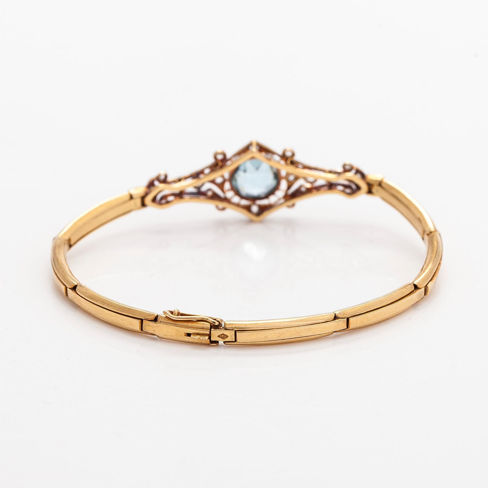 Bracelet, faceted aquamarine, rose-cut diamonds, 18K gold.