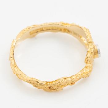 Björn Weckström, ring, 18K gold with an octagon-cut diamond, Finland 1978.