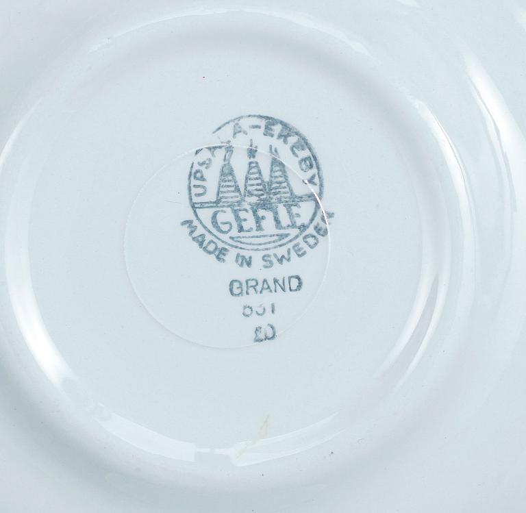 A tea set "Grand" by Arthur Percy for Gefle /Upsala-Ekeby porcelain factory. 15 pieces. Designed in 1930.