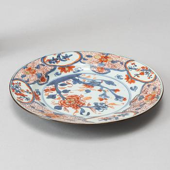 A group of four porcelain objects, Ming and Qing dynasty.