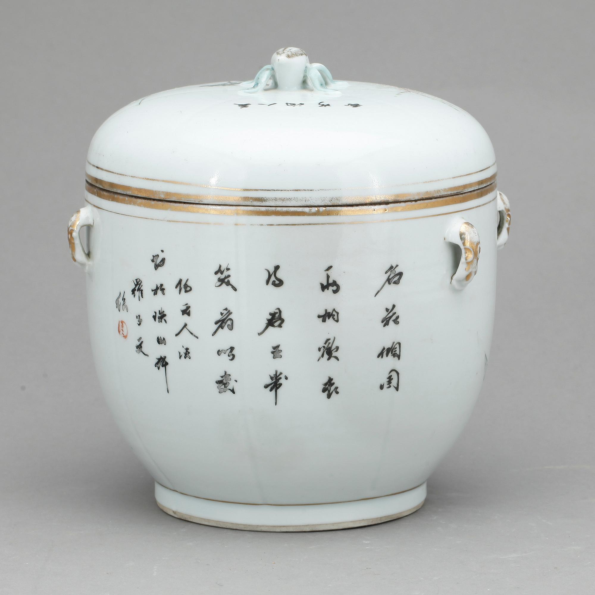 KÄRL MED LOCK, porslin, Kina, 1800/1900-tal.