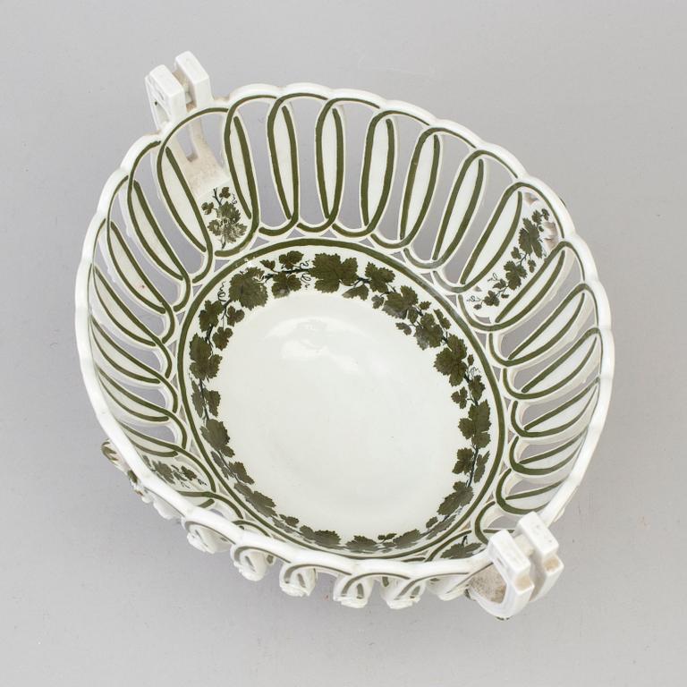 SKÅL, Porslin, Meissen, Tyskland, 1800-talets första hälft.