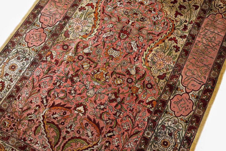 Matta, semiantik silke Hereke, Västra Anatolien, ca 147 x 100 cm.