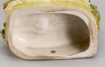 VAS, porslin, märkt Imperial Amphora. 1900-tal.