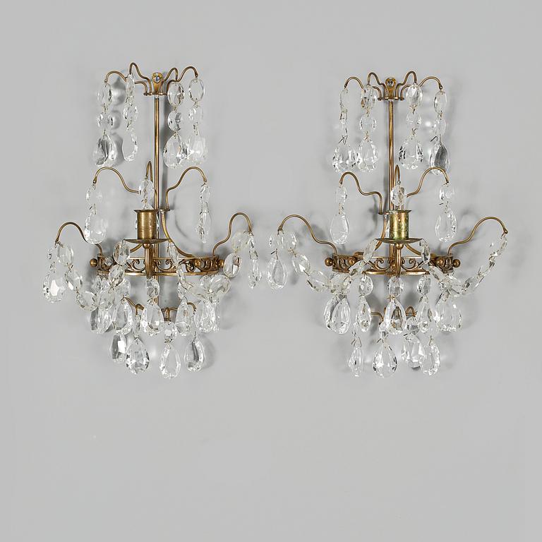 VÄGGLYSTRAR, ett par, gustaviansk stil, 1900-tal.
