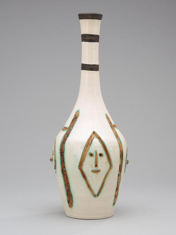 PABLO PICASSO, vas, "Bouteille gravée", Madoura, Vallauris, Frankrike 1954.