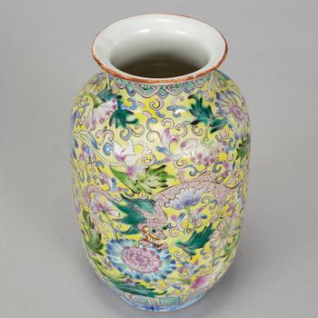 VAS, porslin, Kina, 1900-tal.