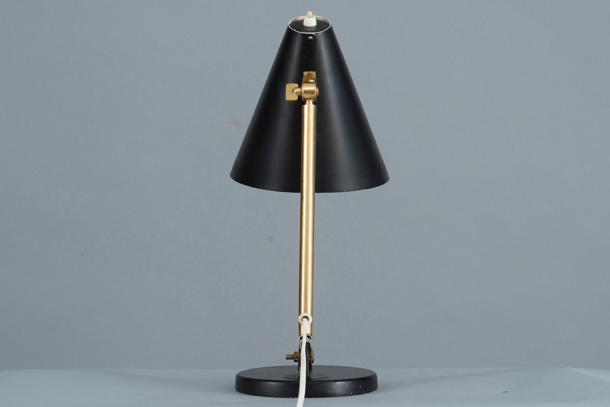 Paavo Tynell, BORDSLAMPA 9222.