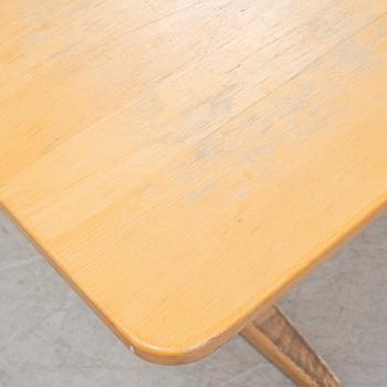 Børge Mogensen, a beech wood shaker model dining table, C.M Madsens Fabriker, Haarby, Denmark.