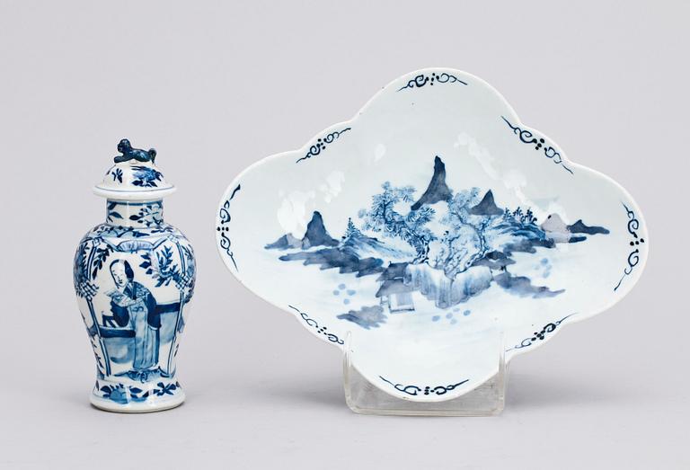 LOCKURNA samt FAT, porslin, Kina, 1800/1900-tal.