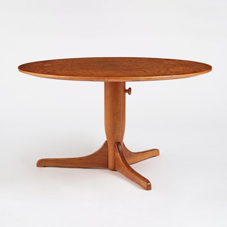 Josef Frank, soffbord, modell 971, Firma Svenskt Tenn, 1930-40-tal.