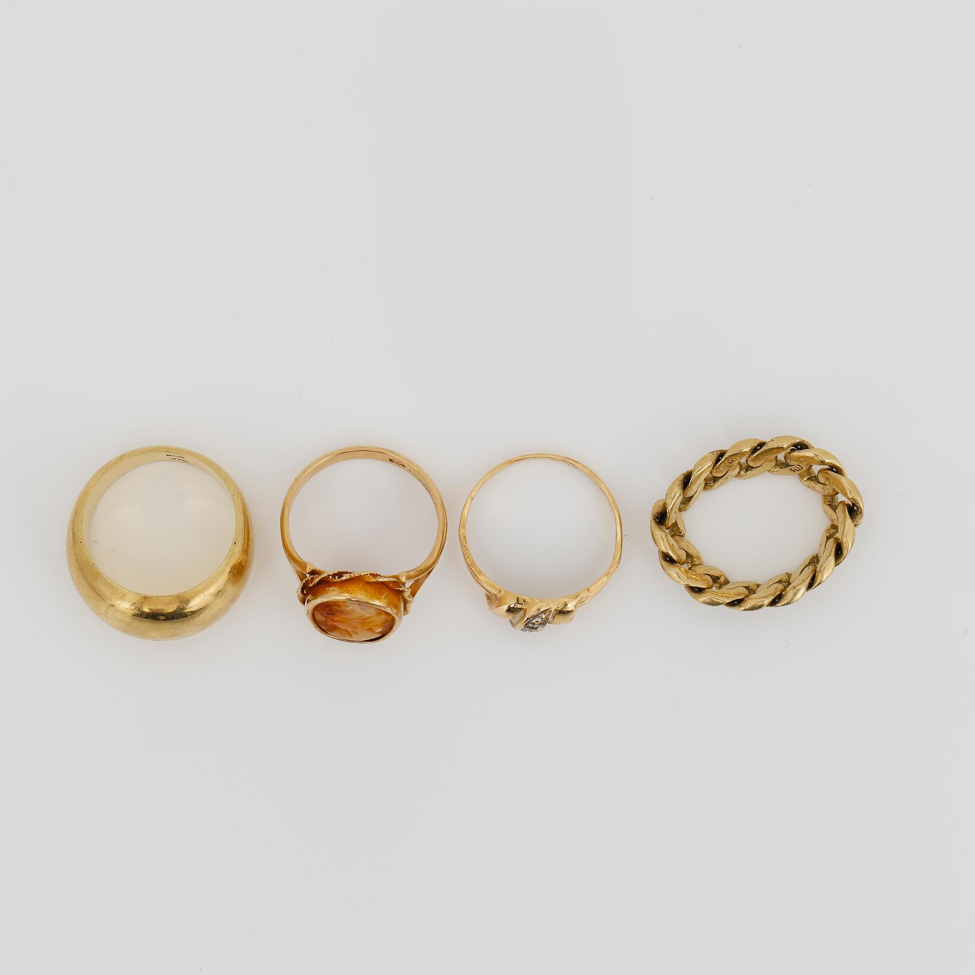 RINGAR, 4 st, 18K guld, andra hälft 1900-tals. Vikt ca 17,35 g.