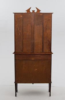 VITRINSKÅP, England, 1900-talets första hälft.