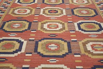 Märta Måås-Fjetterström, matta, "Röda åttan", rölakan, ca 255-257 x 149-150,5 cm, signerad AB MMF.