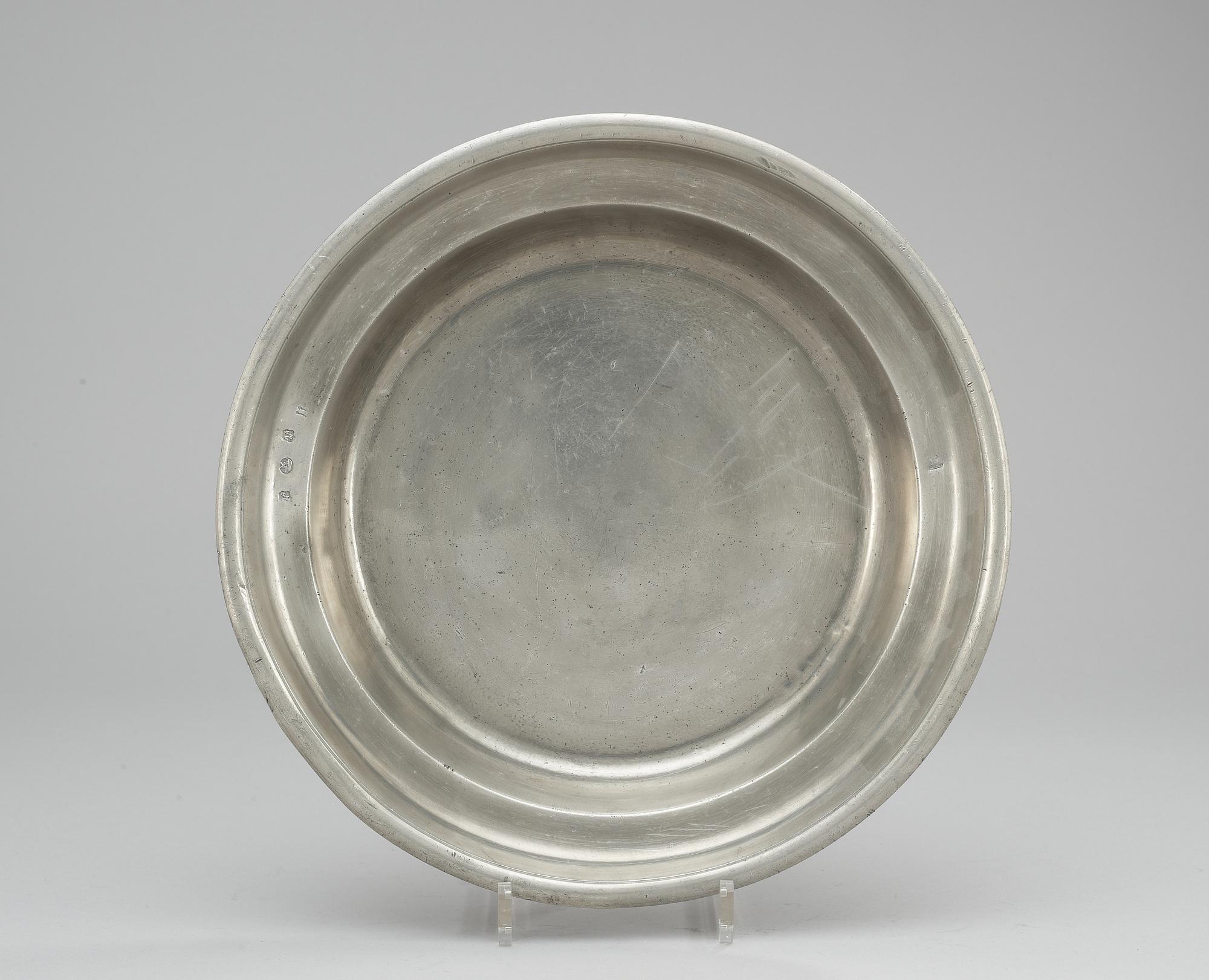 A Swedish pewter plate, makers mark by Anders Åkerman, Söderhamn (1772-1798).