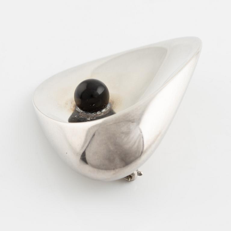 Nanna Ditzel, Georg Jensen, silver, and black pearl resin brooch.