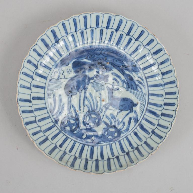 A set with three blue and white Kraak dishes, Ming dynasty, Wanli (1572-1620).