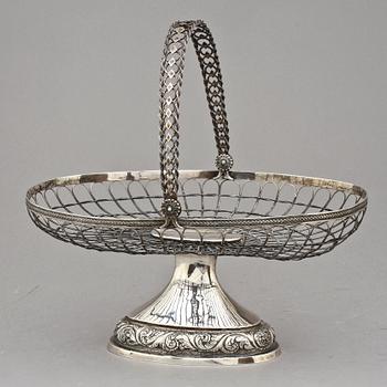 KORG PÅ FOT, silver, Nils Juhlin, Karlshamn 1837. Vikt 598 g.