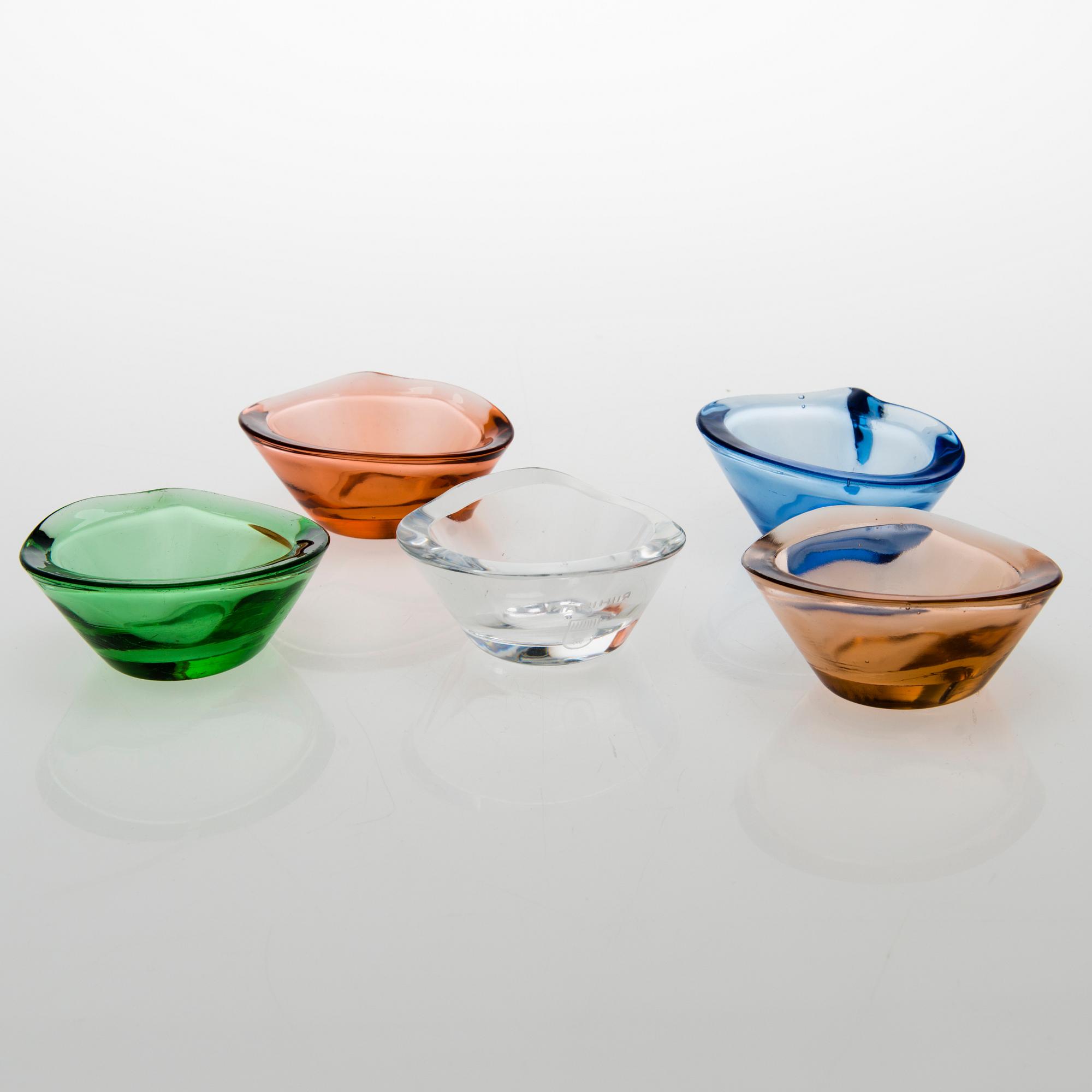 HELENA TYNELL, Five bowls/ash trays Riihimäen Lasi Oy. In production 1949-1958.